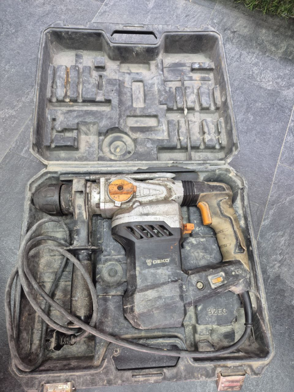 Отбойный молоток Deko DKRH32LD1