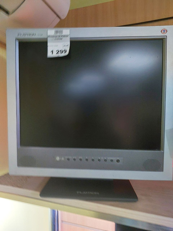 Монитор LG Flatron L1510S
