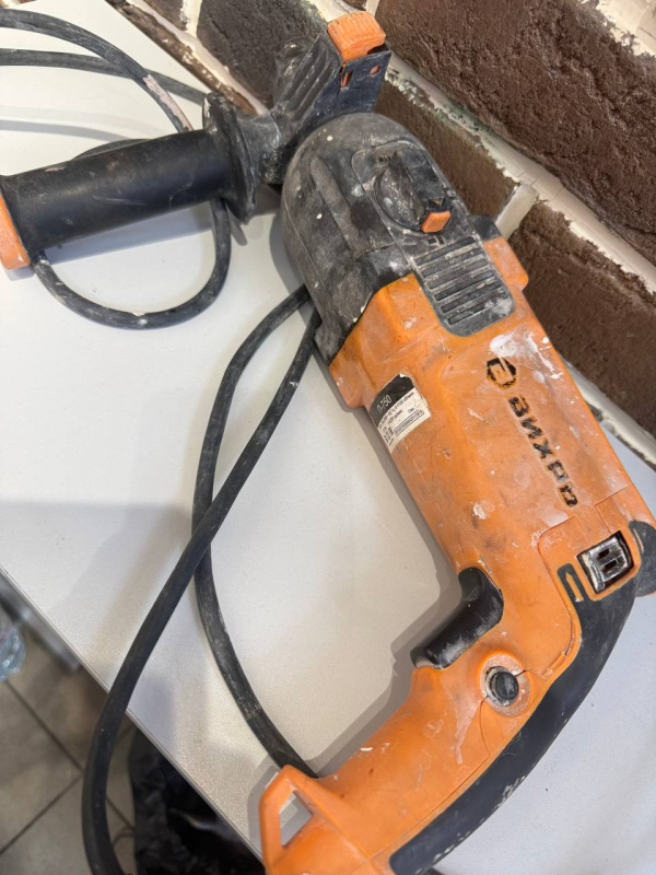 Перфоратор ВИХРЬ 750