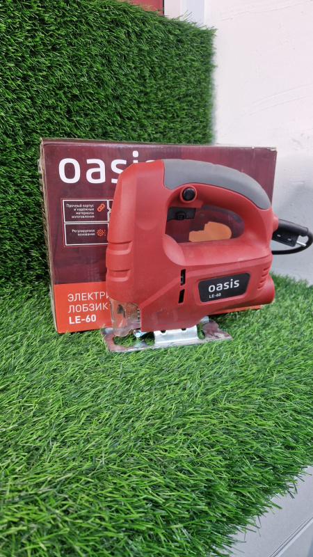 Электролобзик Oasis LE-40