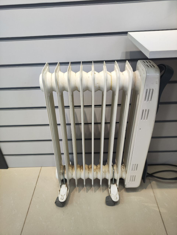 Обогреватель маслянной Electrolux 404