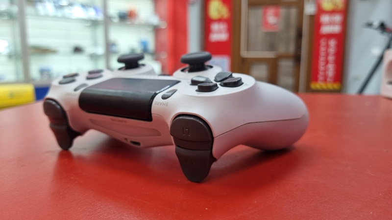 Геймад PS 4  Sony DualSchoke