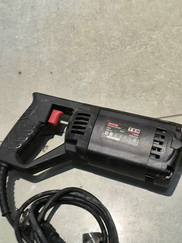 Вибратор для бетона TEH tcv1100