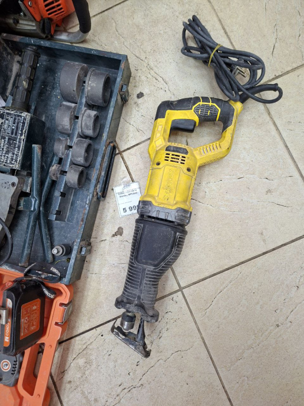 Сабельная пила Stanley SPT-900