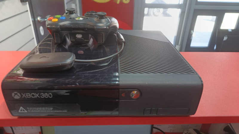 Игровая приставка Xbox 360E