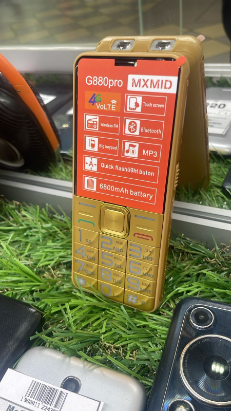 Мобильный телефон Nokia Oro