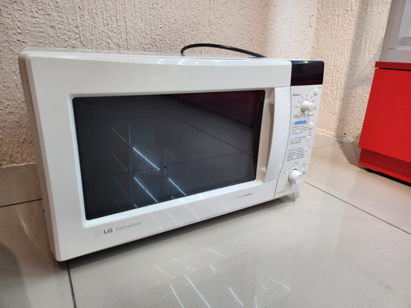Микроволновая печь Микроволновая печь LG MC-8083DR