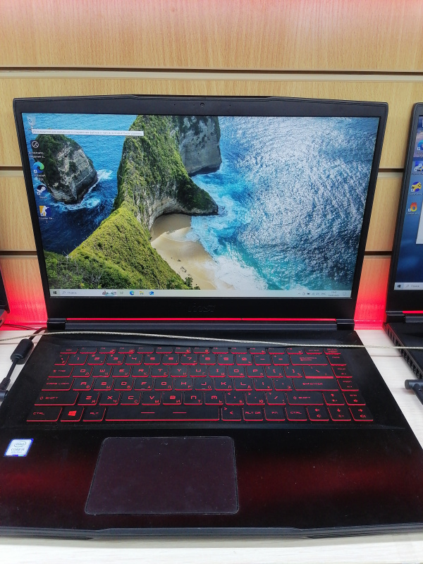 Ноутбук MSI gf63