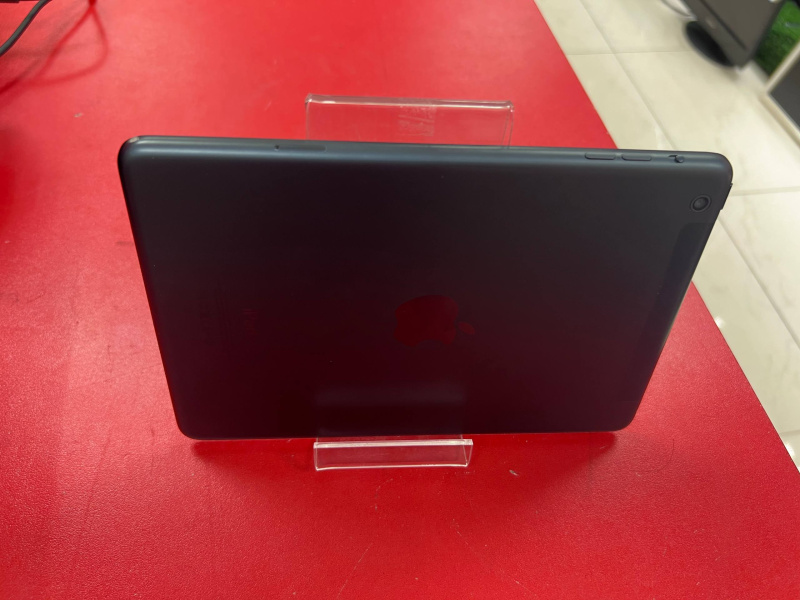 Планшет Apple iPad mini (1-го поколения)