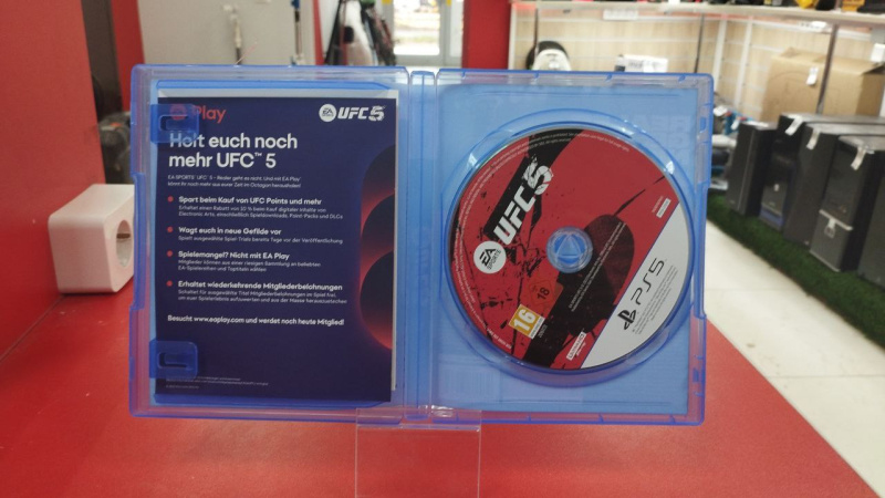 Игра Sony Sony PS5 UFC 5