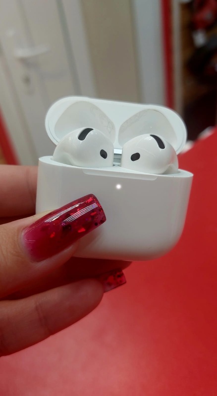 Наушники Apple airpods 4