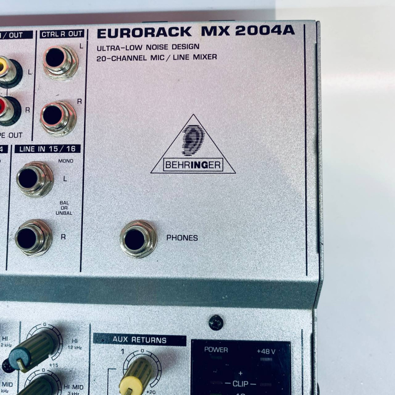 Микшерный пульт Behringer MX2004a
