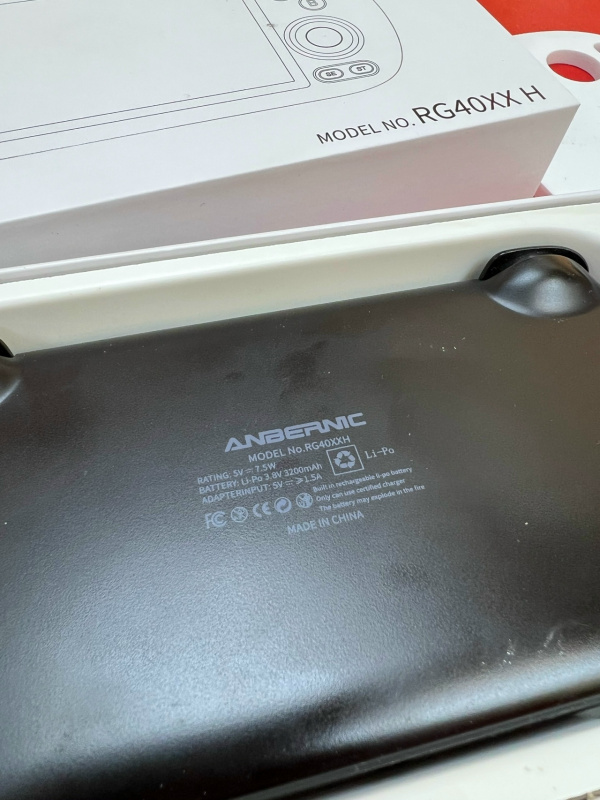 Игровая приставка And RG40XXH