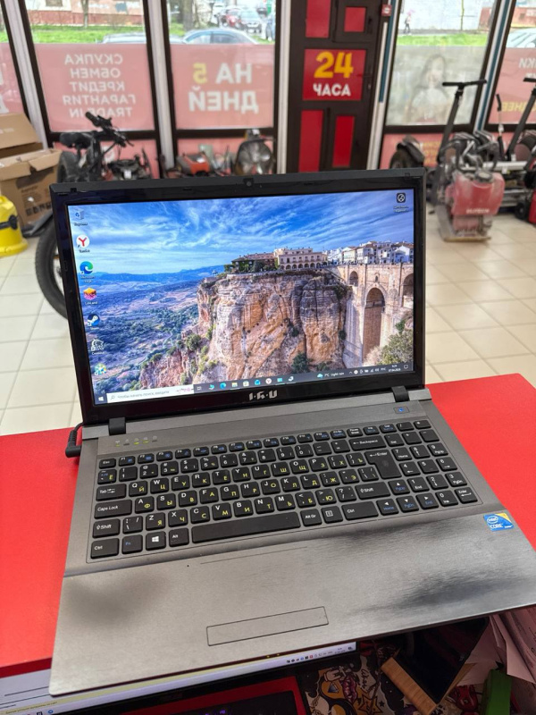 Ноутбук iRu Intel Core i5-3230M Intel HD Graphics 4000 SSD 240