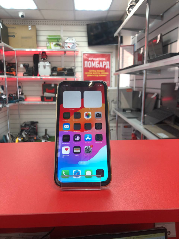 Мобильный телефон Apple iPhone XR