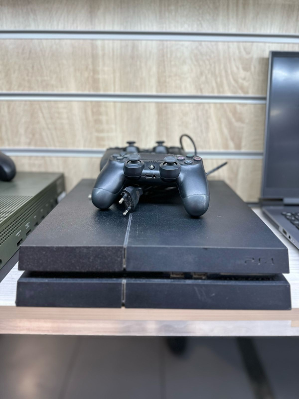 Игровая приставка Sony PS4