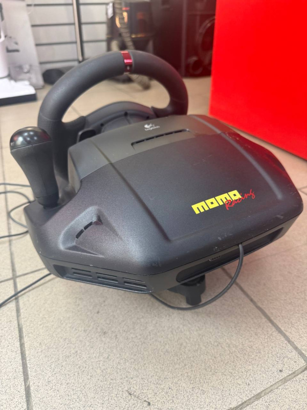 руль Logitech momo racing