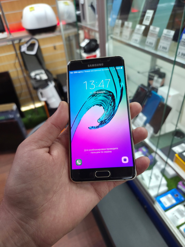 Мобильный телефон Samsung Galaxy A8+