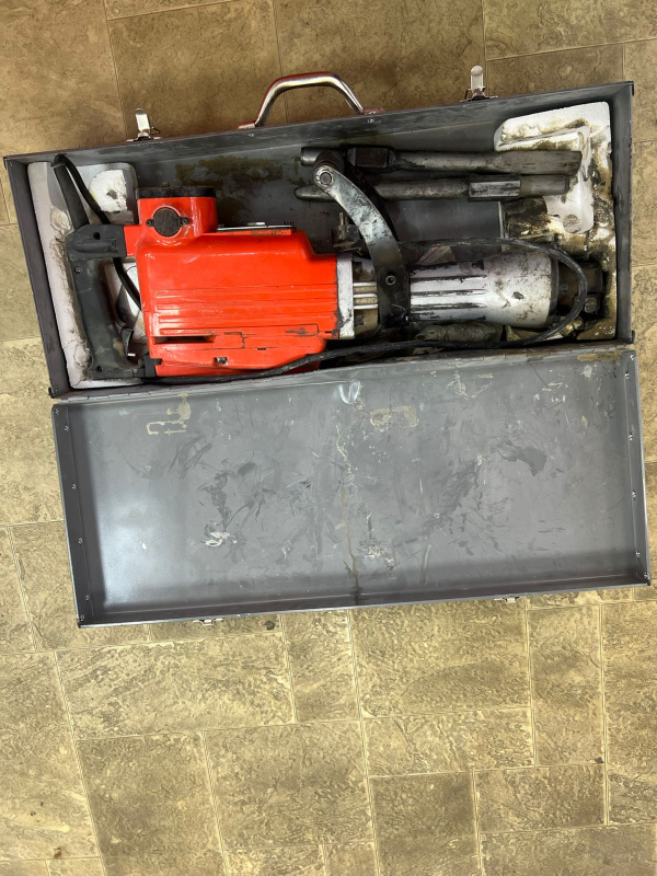 Отбойный молоток BRAIT DH65