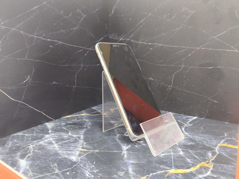 Мобильный телефон Apple iPhone 11