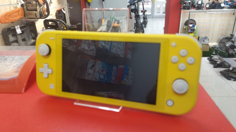 Игровая приставка Nintendo switch lite