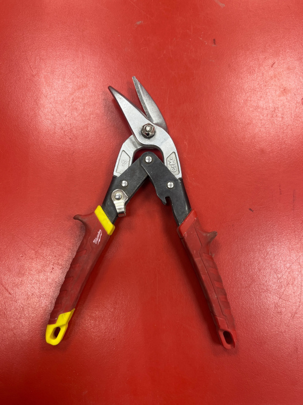 Ножницы по металлу Milwaukee CRM S