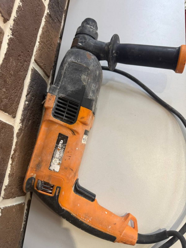 Перфоратор ВИХРЬ 750