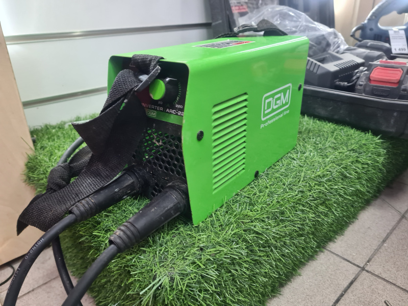 Инверторный полуавтомат (MIG-MAG) DGM 220A