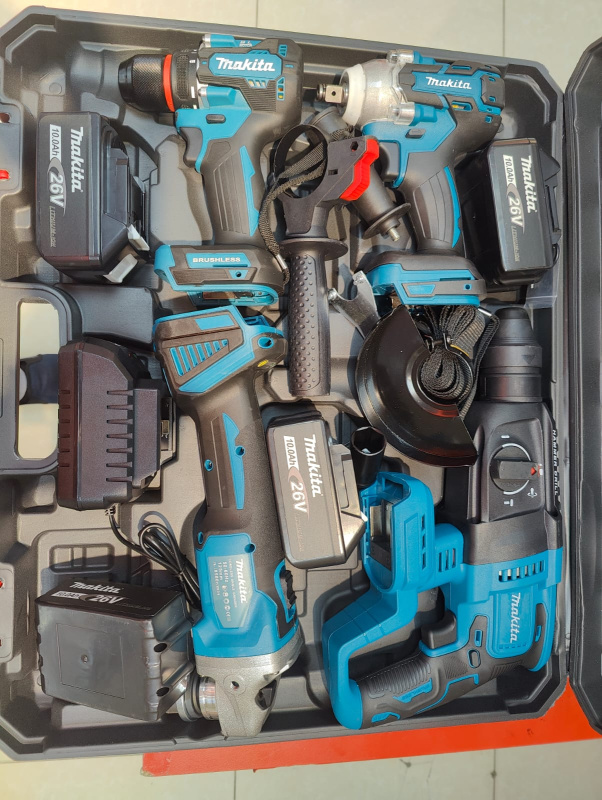 Набор электроинструмента Makita 4 в 1