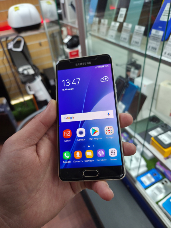 Мобильный телефон Samsung Galaxy A8+