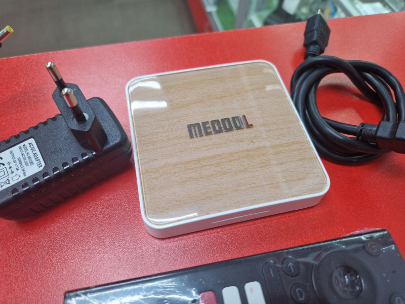 ТВ ПРИСТАВКА MECOOL  km6 delux