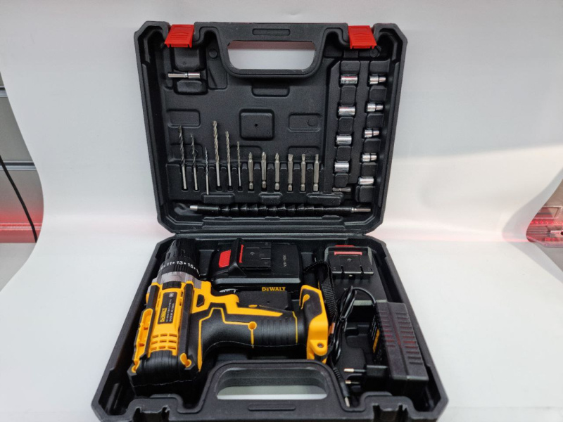 Шуруповерт Dewalt Не указана