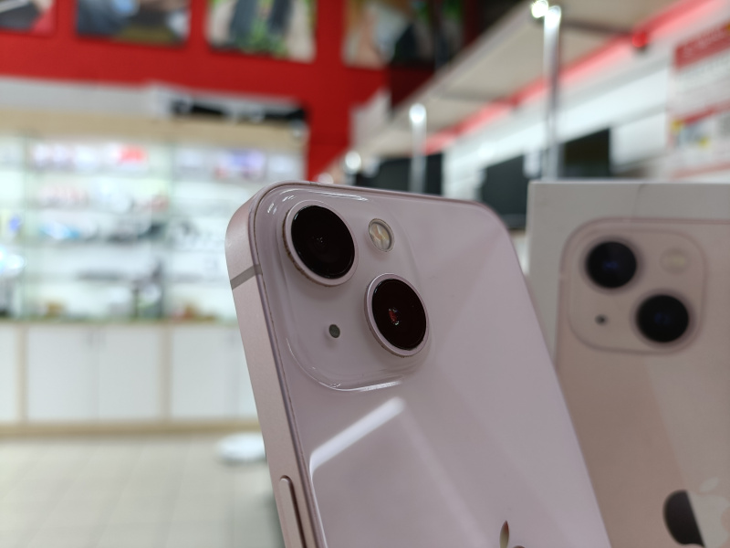 Мобильный телефон Apple iPhone 13