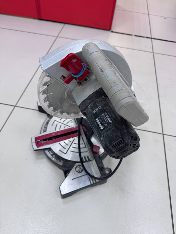 Торцовочная пила Зубр зпт-210-1400л