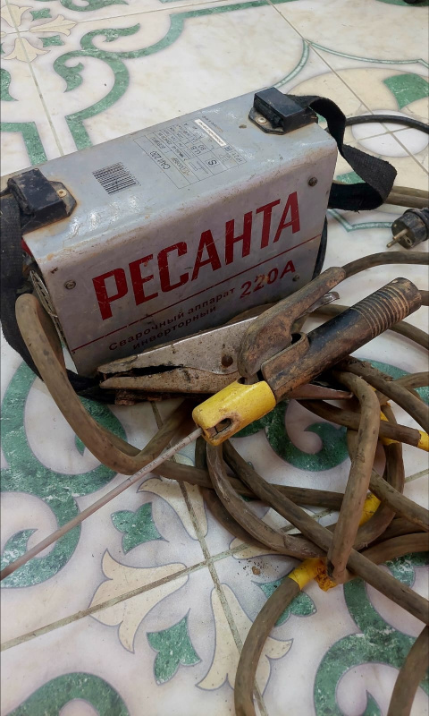 Сварочный аппарат - инвертор ММА Ресанта САИ 220