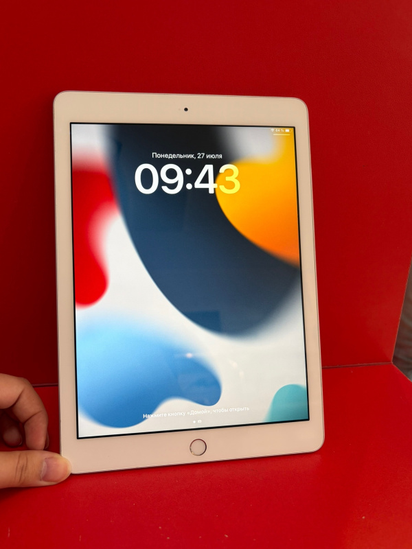 Планшет Apple iPad (6-го поколения) (2018)