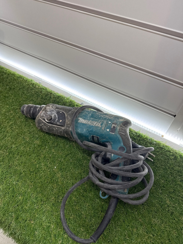 Перфоратор Makita HR2470
