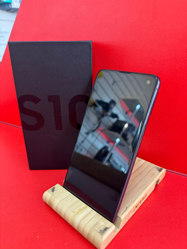 Мобильный телефон Samsung Galaxy S10e