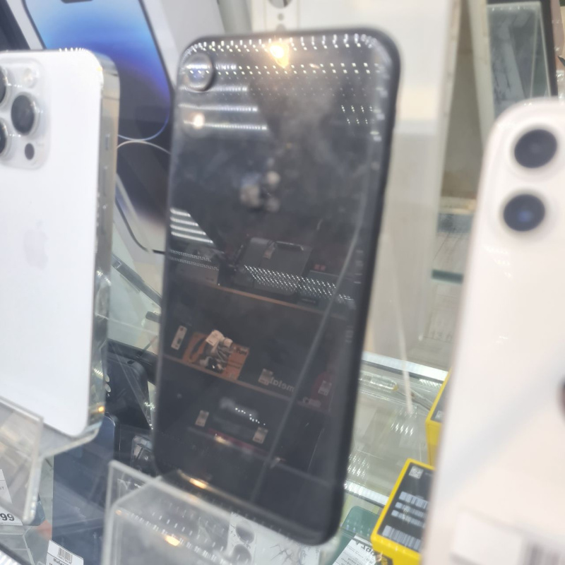 Мобильный телефон Apple iPhone XR