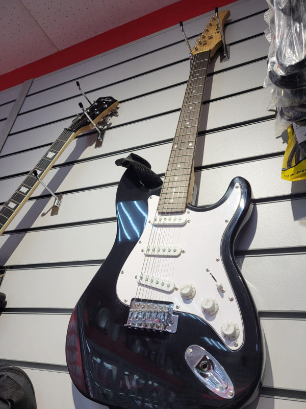 Электрогитара Terris .