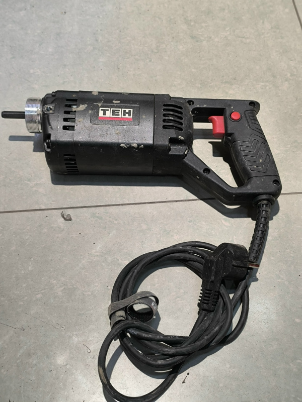 Вибратор для бетона TEH tcv1100