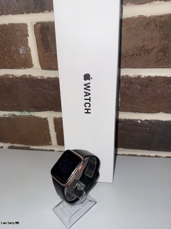 Часы смарт Apple SE3