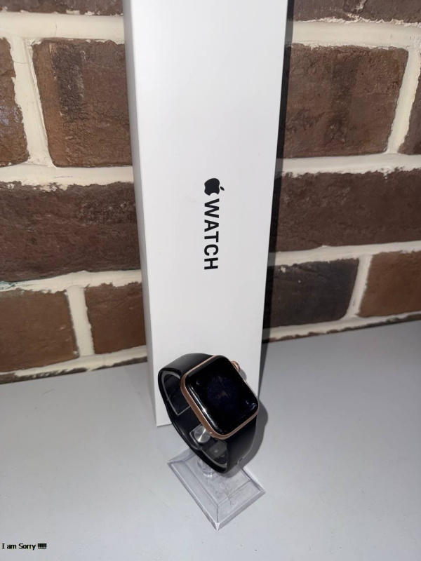 Часы смарт Apple SE3