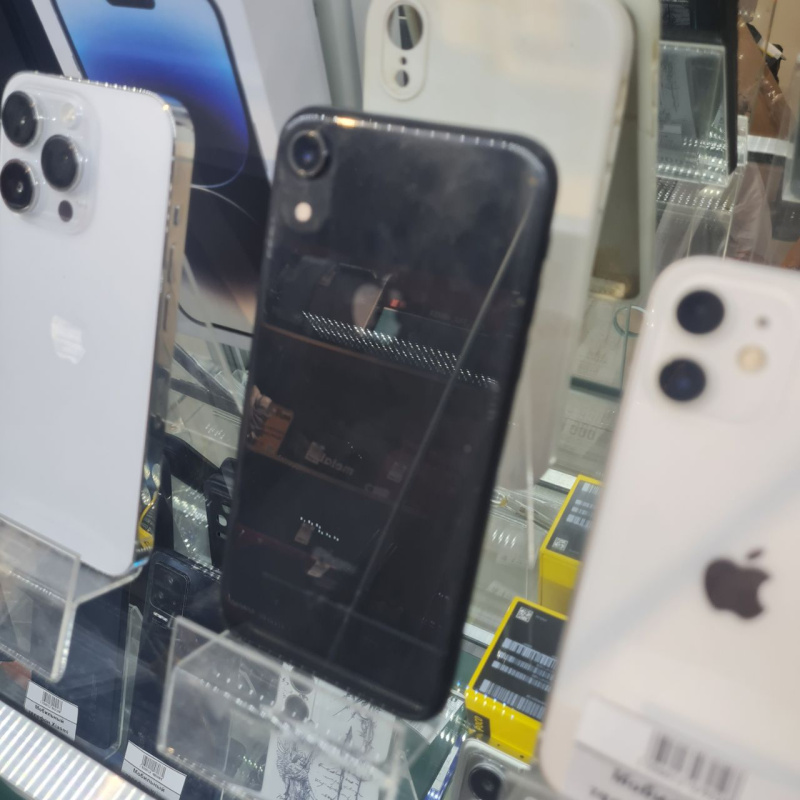 Мобильный телефон Apple iPhone XR