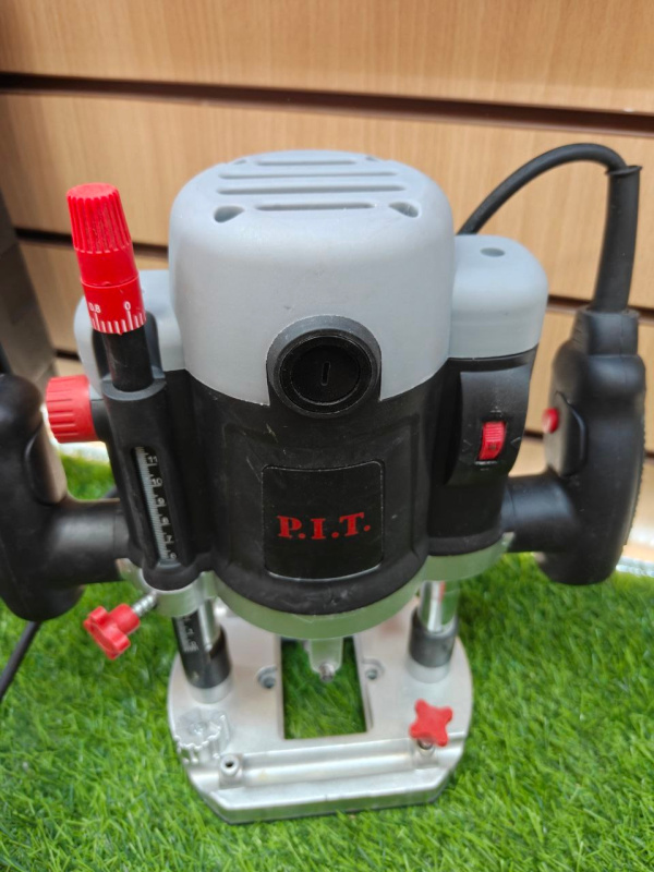 Фрезер P.I.T. PER12-C