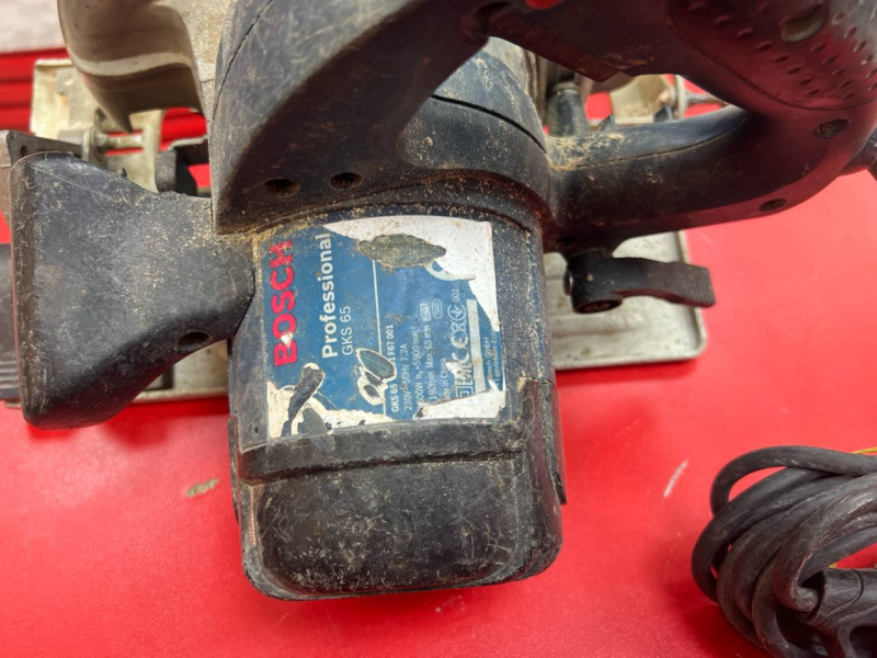 Торцовочная пила Bosch GKS65