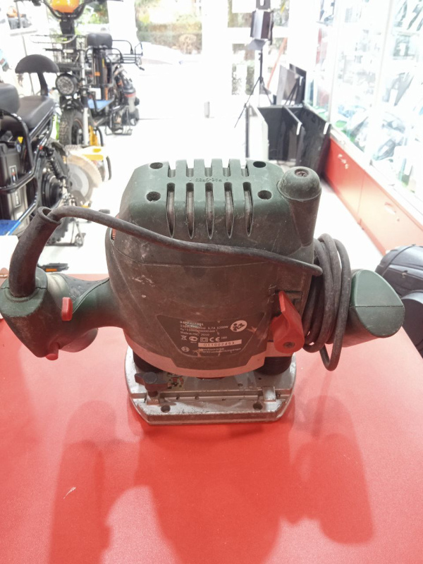 Фрезер Bosch pof 1200