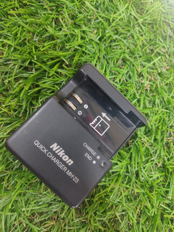 Зарядное устройство Nikon MH-23