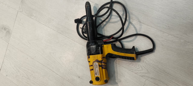 Заклепочник Skytools sk1006