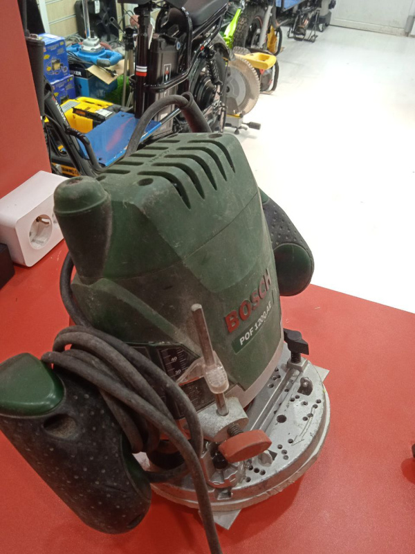 Фрезер Bosch pof 1200